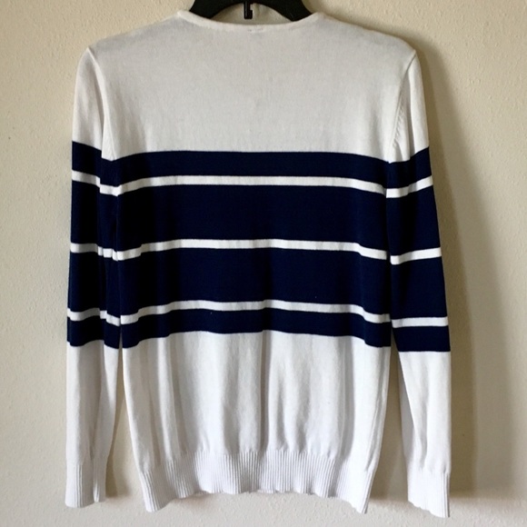 sweater - Picture 4 of 4